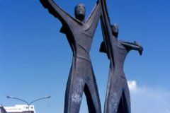 Taranto-Monumento-al-marinaio